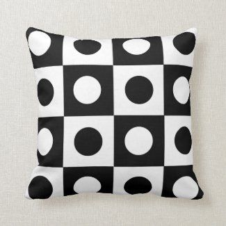 black_and_white_geometric_circles_throw_pillow-r5a733934162f4272b3069950912cc4e9_6s309_8byvr_1024.jpg