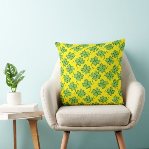 four_leaf_clover_throw_pillow-r88752b48f45842dbba5b7cdbbb481605_4gc22_8byvr_1024.jpg