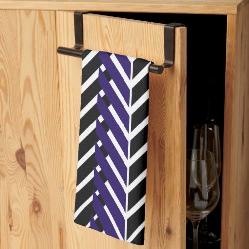 blue_white_black_geometric_chevron_pattern_kitchen_towel-rf83c1b01005046fc9164b9a83980cd50_uzeko_8byvr_1024.jpg