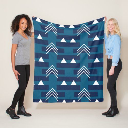 blue_white_modern_geometric_art_fleece_blanket-r6782ec582b7a411aa5f81dfc1bb4e280_ee3yx_8byvr_1024.jpg