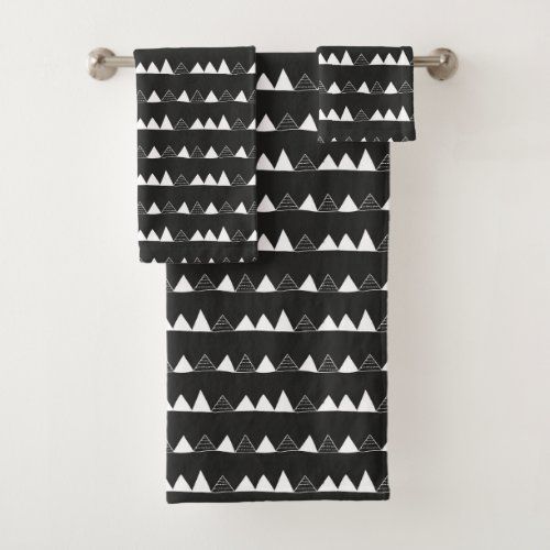 modern_minimal_black_and_white_geometric_mountains_bath_towel_set-r87de471df28d442e831422b708555b53_ezaga_1024.jpeg